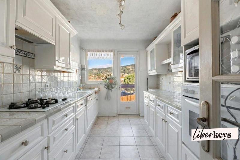 Appartement - 105 m² - 7 pièces