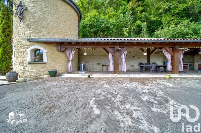 Maison - 251 m² - 8 pièces