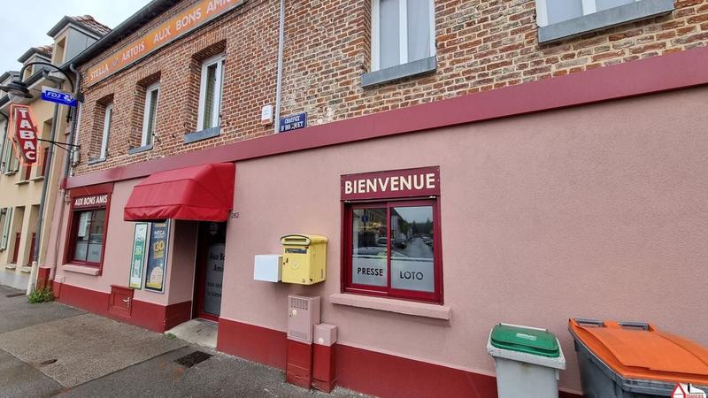 Magasins - 81 m² - 1 pièce