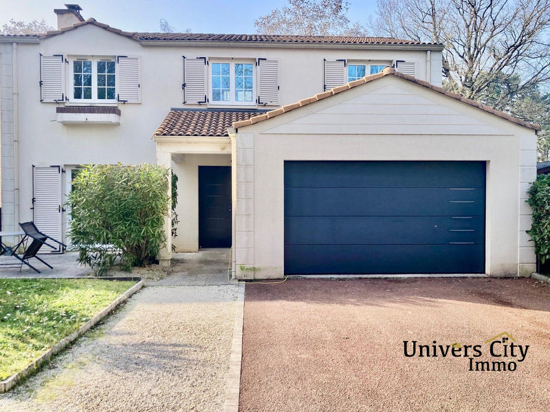 Maison - 140 m² - 6 pièces