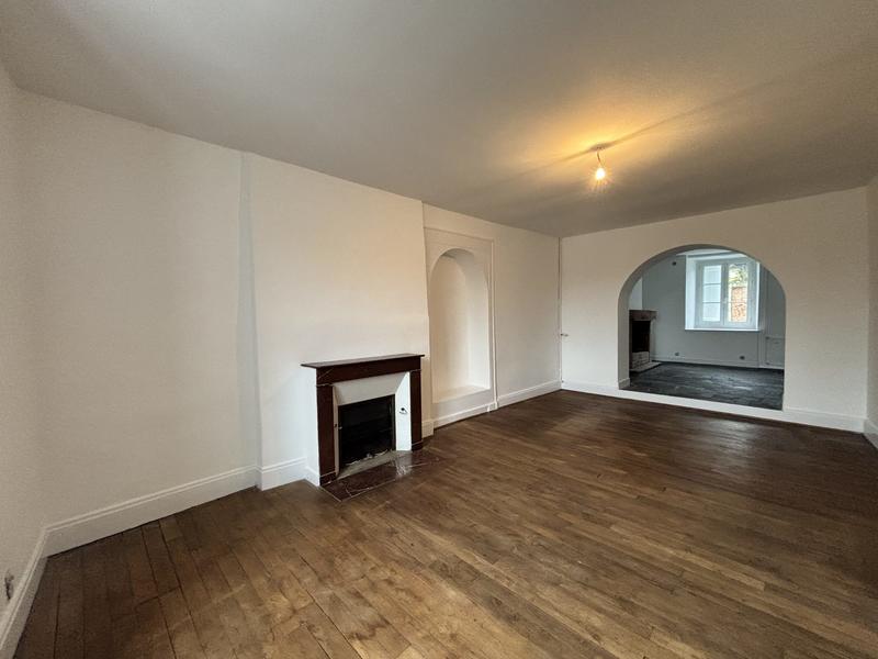 Maison ancienne - 180 m² - 6 pièces