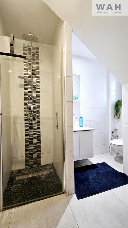 Maison - 312 m² - 12 pièces