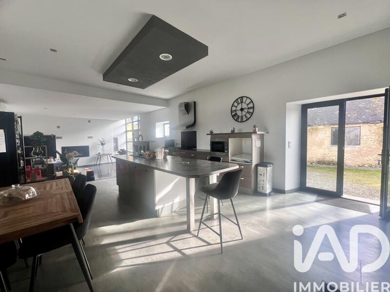 Maison - 158 m² - 5 pièces