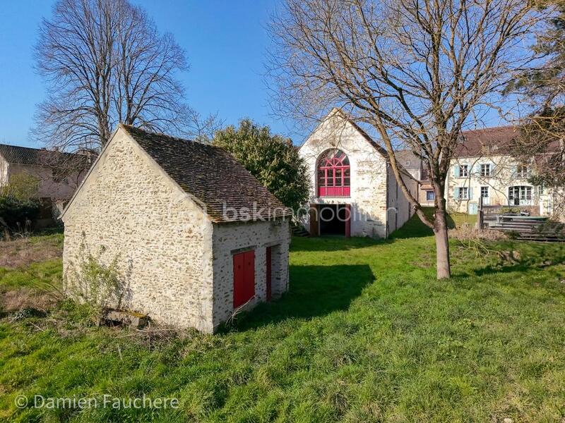 Grange - 200 m² - 6 pièces