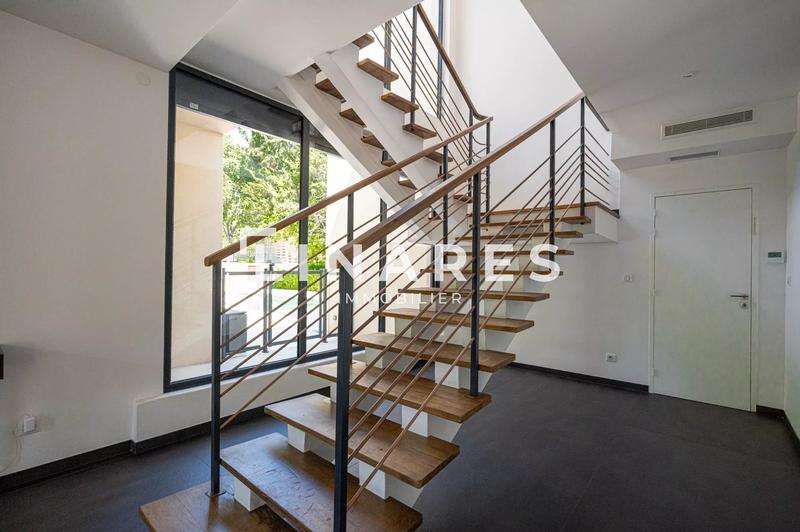 Villa - 349 m² - 8 pièces