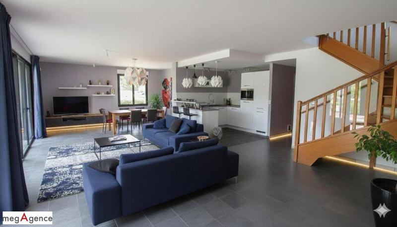 Maison - 90 m² - 5 pièces