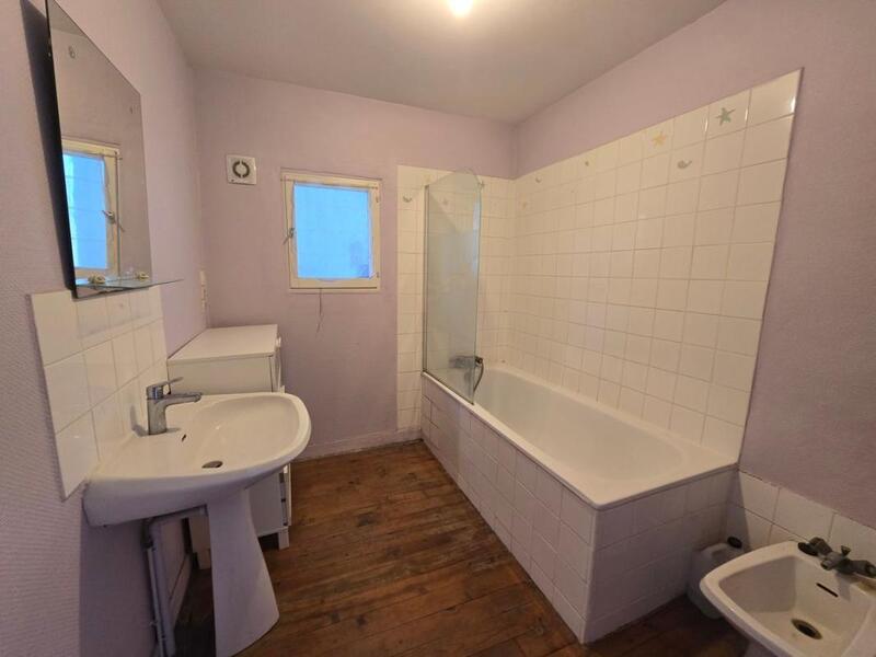 Maison - 236 m² - 7 pièces