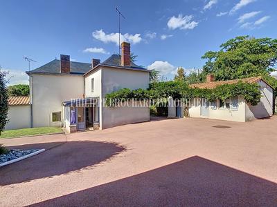 Maison contemporaine - 246 m² - 9 pièces