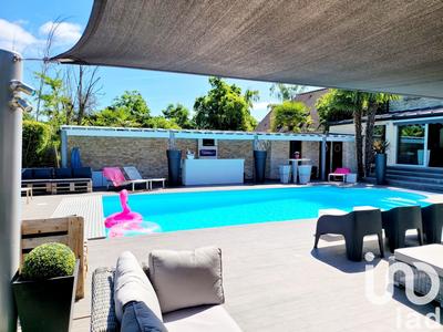 Maison - 330 m² - 8 pièces