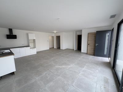 Maison - 93 m² - 4 pièces