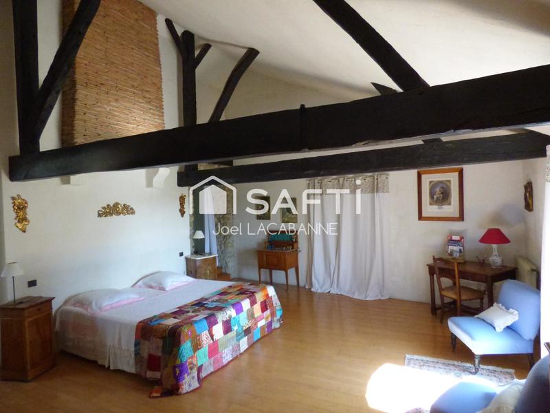 Maison - 260 m² - 7 pièces