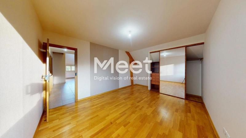 Maison - 220 m² - 6 pièces