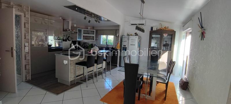 Demeure - 242 m² - 8 pièces