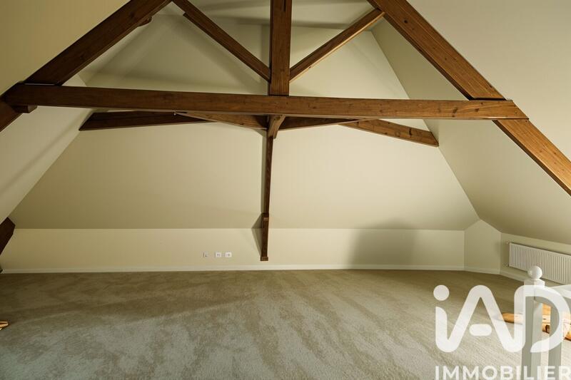 Maison - 206 m² - 7 pièces