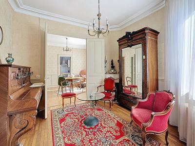 Maison de ville - 150 m² - 9 pièces