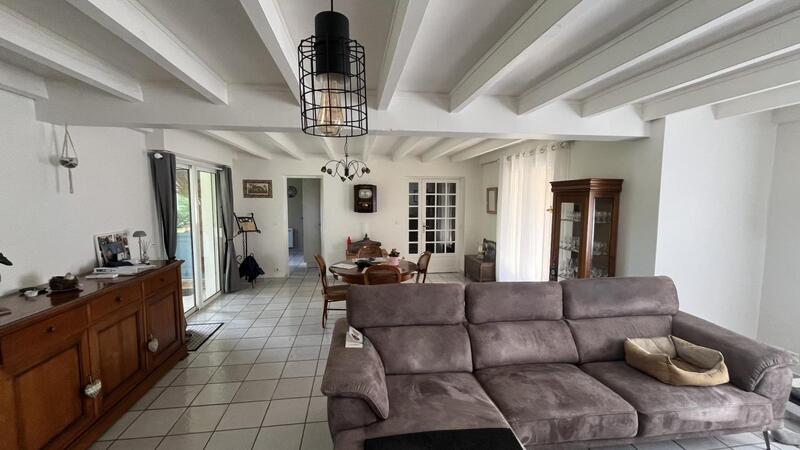 Maison - 214 m² - 5 pièces