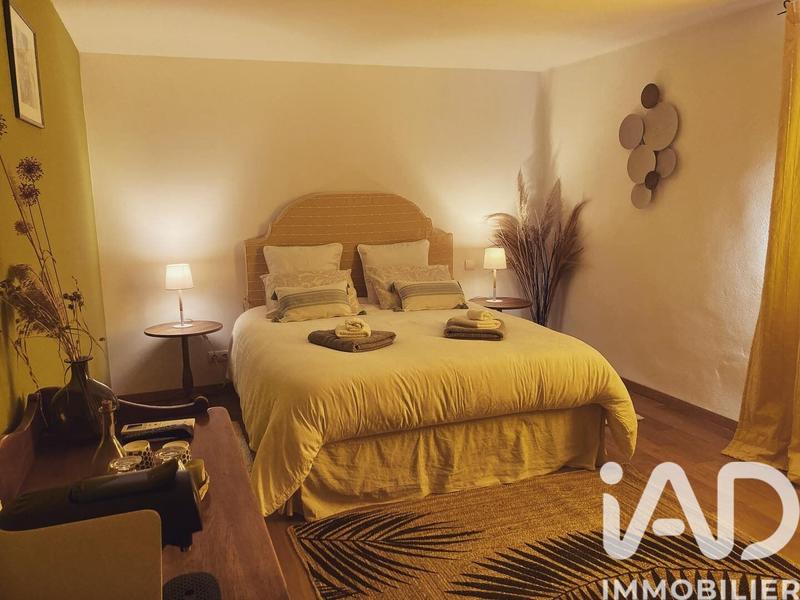 Maison - 896 m² - 27 pièces