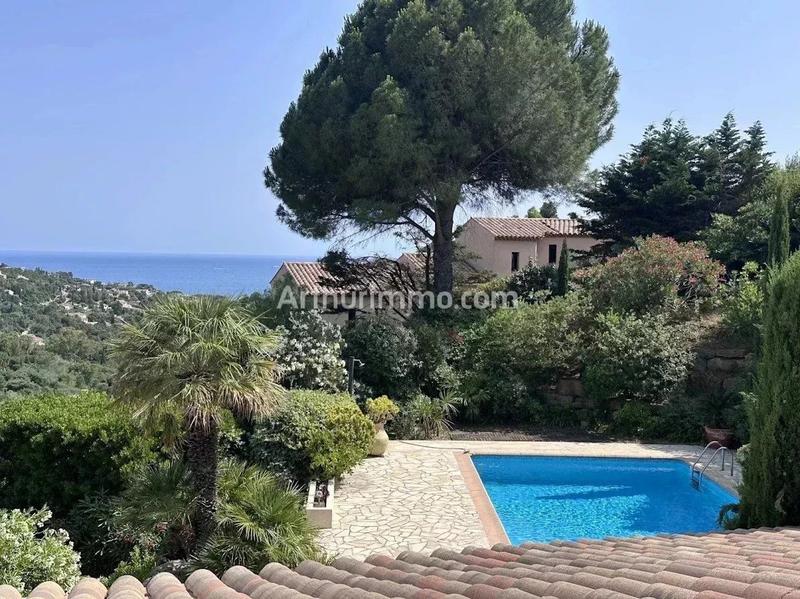 Maison - 165 m² - 7 pièces