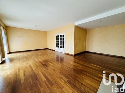 Maison - 267 m² - 7 pièces