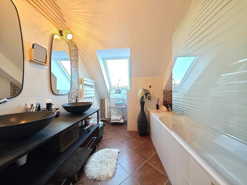 Maison - 162 m² - 8 pièces