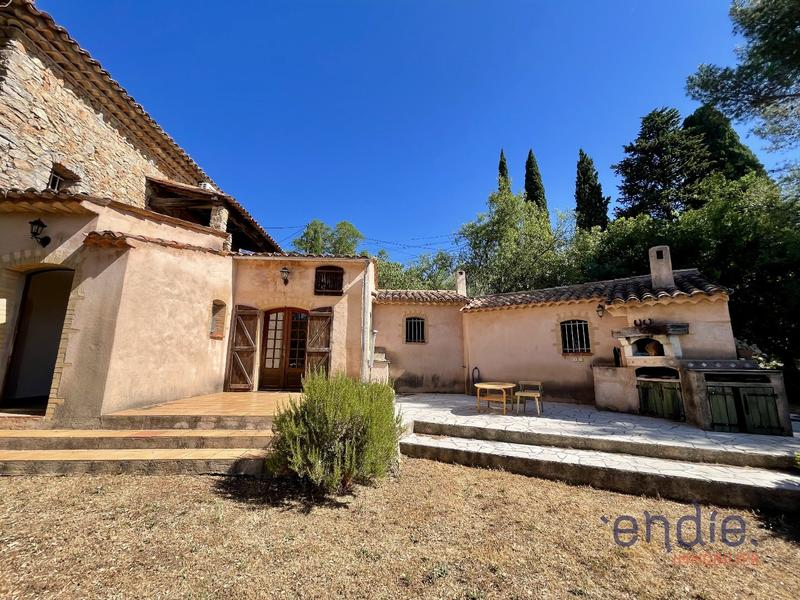 Maison - 180 m² - 5 pièces