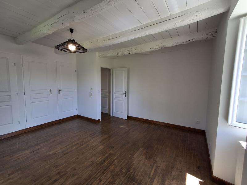 Maison traditionnelle - 216 m² - 5 pièces