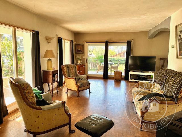 Maison traditionnelle - 149 m² - 7 pièces