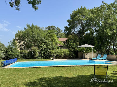 Maison traditionnelle - 1 m² - 6 pièces