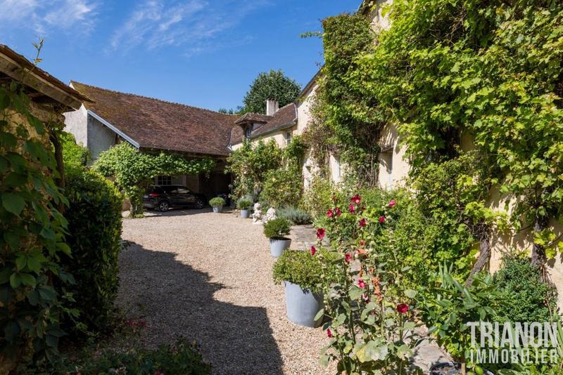 Propriété - 340 m² - 7 pièces