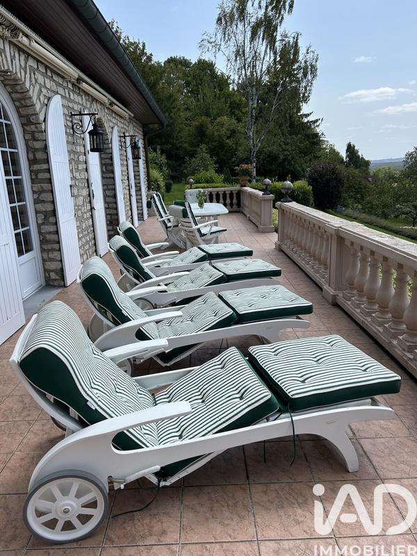 Maison - 230 m² - 8 pièces