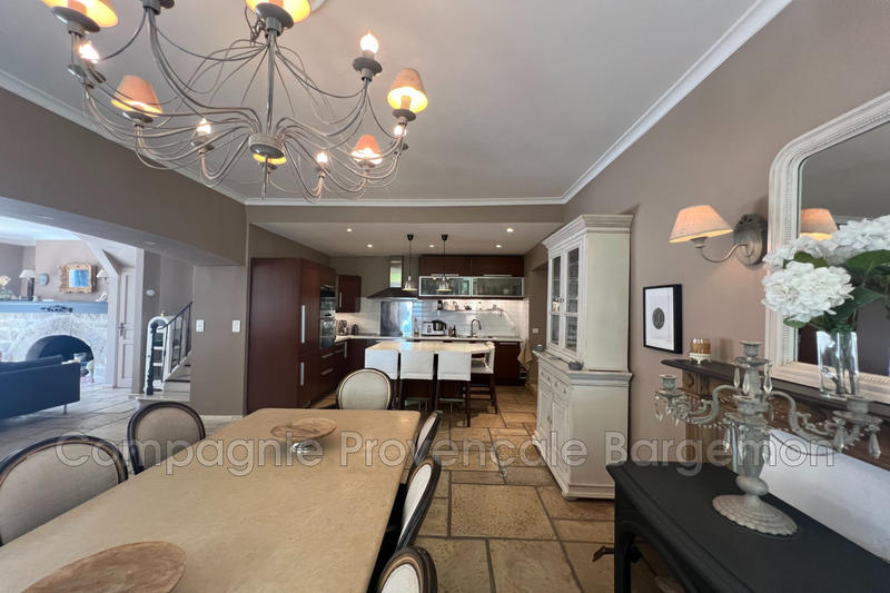 Maison - 190 m² - 6 pièces