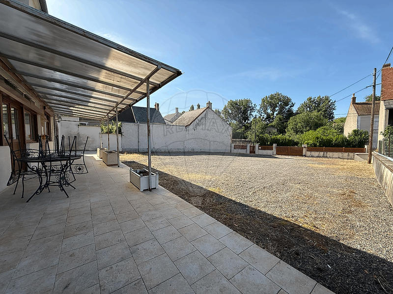 Maison - 278 m² - 9 pièces