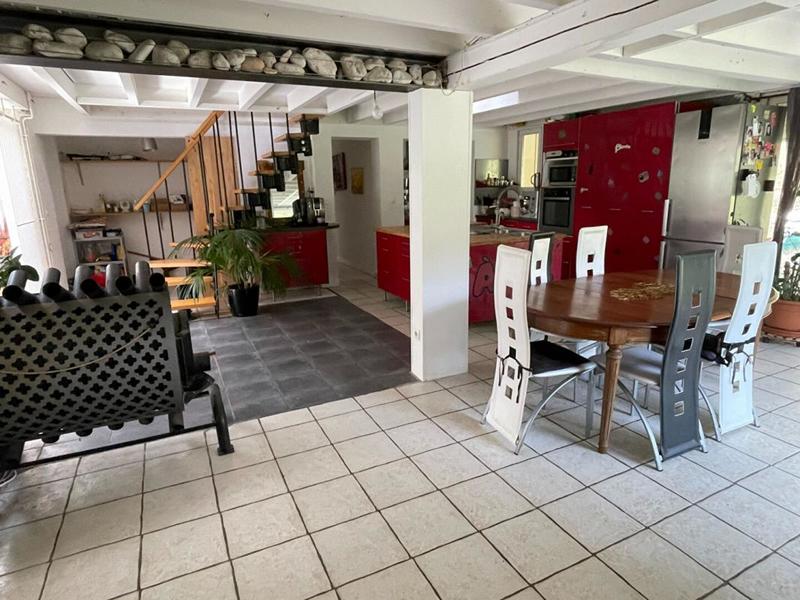 Maison - 191 m² - 8 pièces