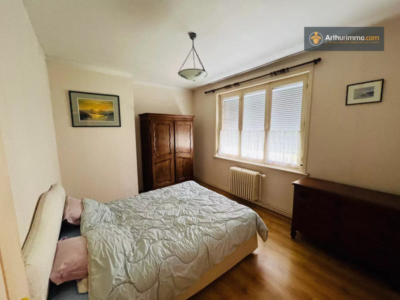 Maison - 207 m² - 8 pièces