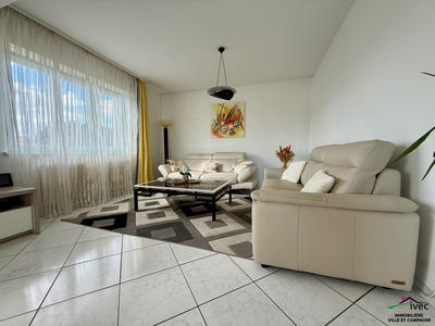 Maison - 255 m² - 10 pièces