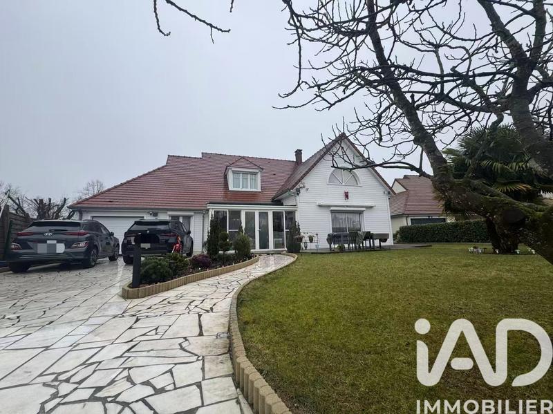 Maison - 206 m² - 9 pièces