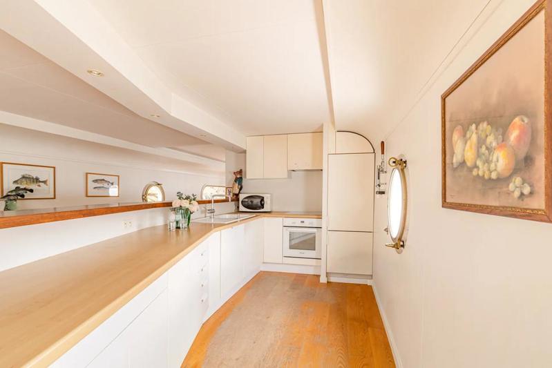 Maison - 250 m² - 7 pièces