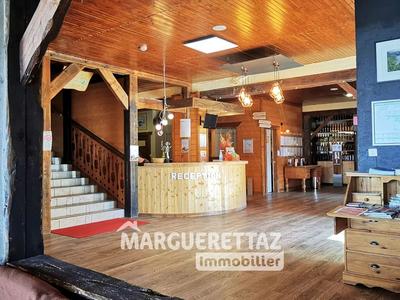 Propriété - 3 500 m² - 70 pièces