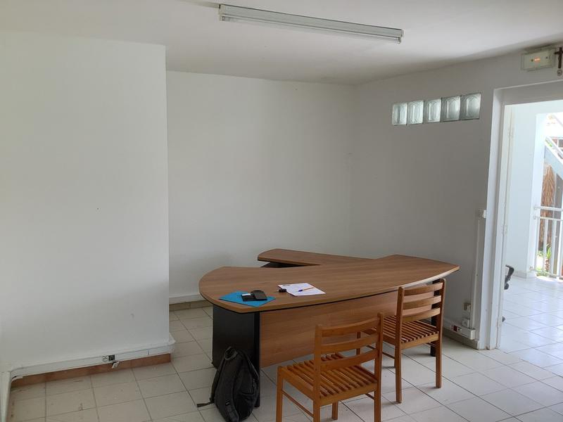 Bureau - 81 m² - 3 pièces