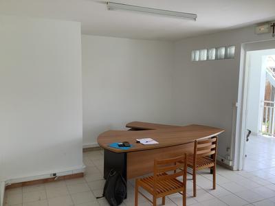 Bureau - 81 m² - 3 pièces