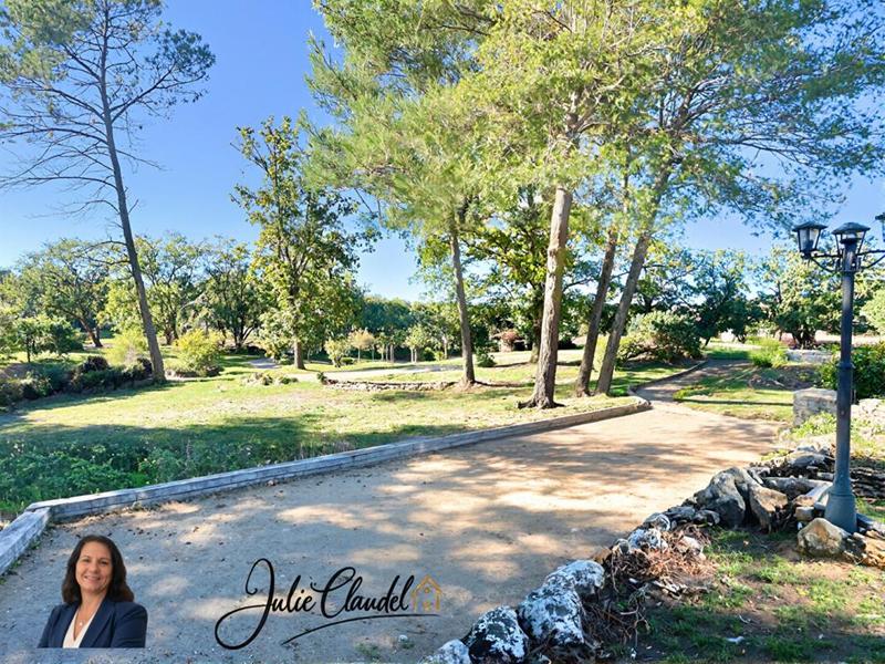 Maison - 274 m² - 9 pièces