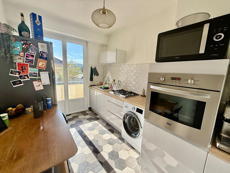 Appartement - 86 m² - 4 pièces