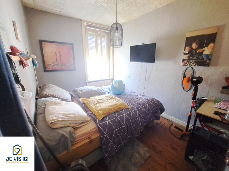 Maison - 99 m² - 8 pièces