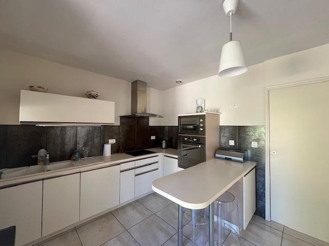 Maison - 140 m² - 6 pièces