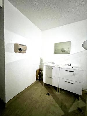 Local commercial - 120 m² - 2 pièces