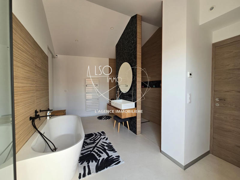 Maison traditionnelle - 172 m² - 5 pièces