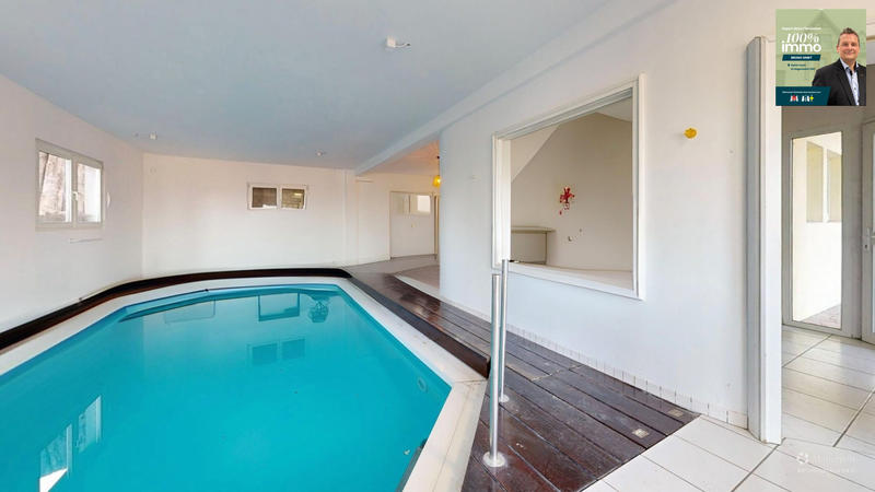 Maison - 390 m² - 12 pièces