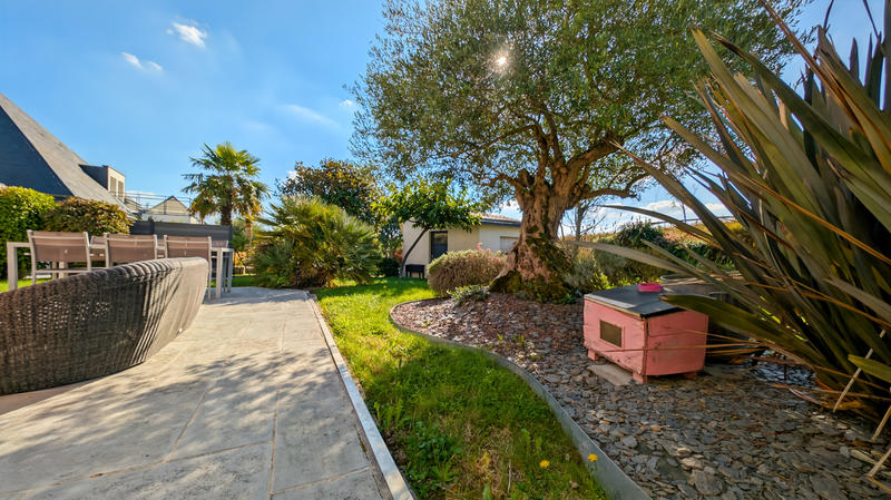 Maison - 208 m² - 7 pièces