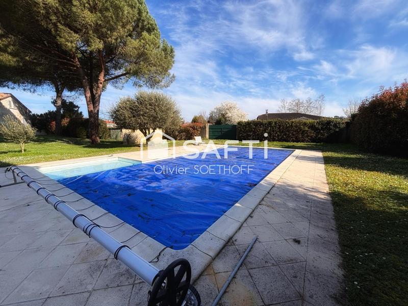 Maison - 220 m² - 8 pièces