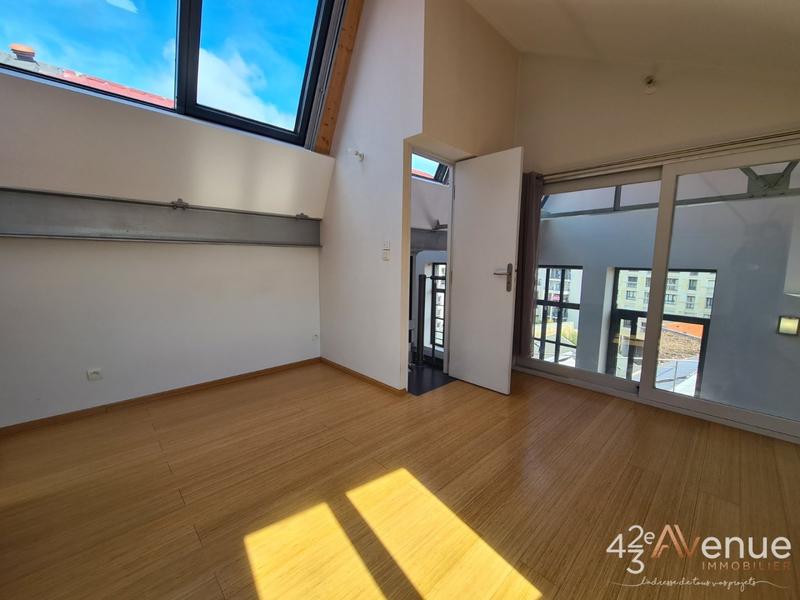 Loft - 175 m² - 5 pièces